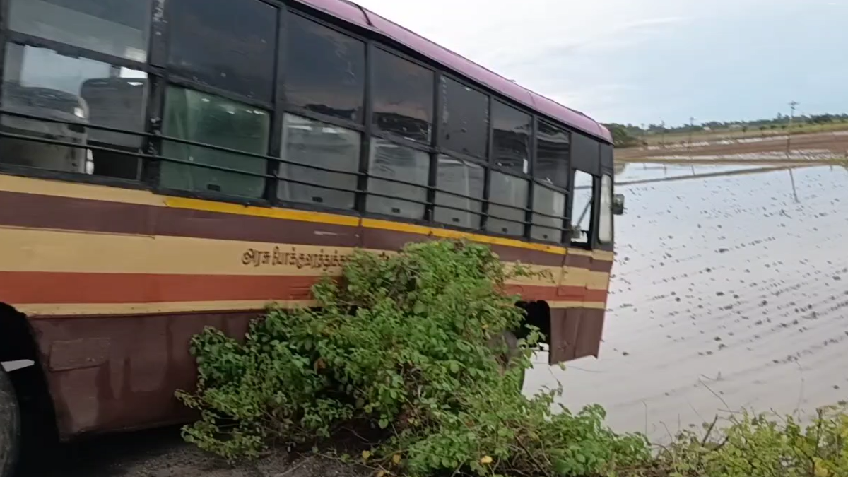 Ponneri Bus Accident: TNSTC Bus Hangs Off Embankment, No Injuries Reported