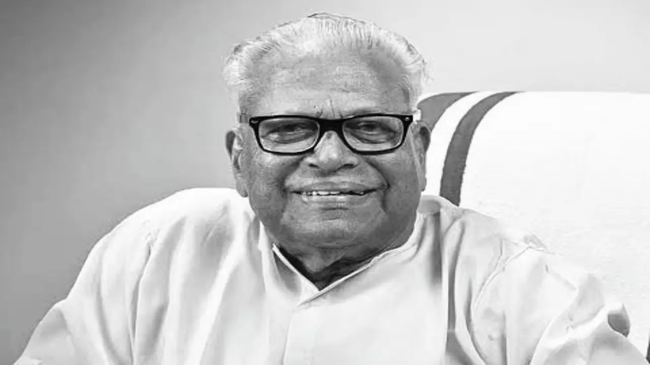 V. S. Achuthanandan: A Legendary Communist and People's Leader of Kerala - A Detailed Biography